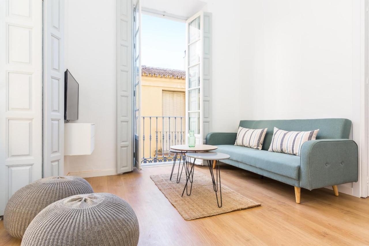 Suite Homes Apartamentos Plaza De La Merced Malaga Bagian luar foto