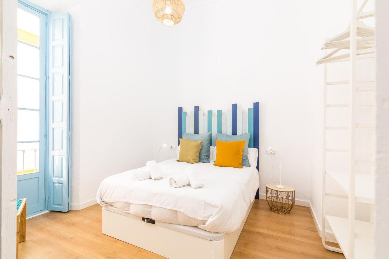 Suite Homes Apartamentos Plaza De La Merced Malaga Bagian luar foto