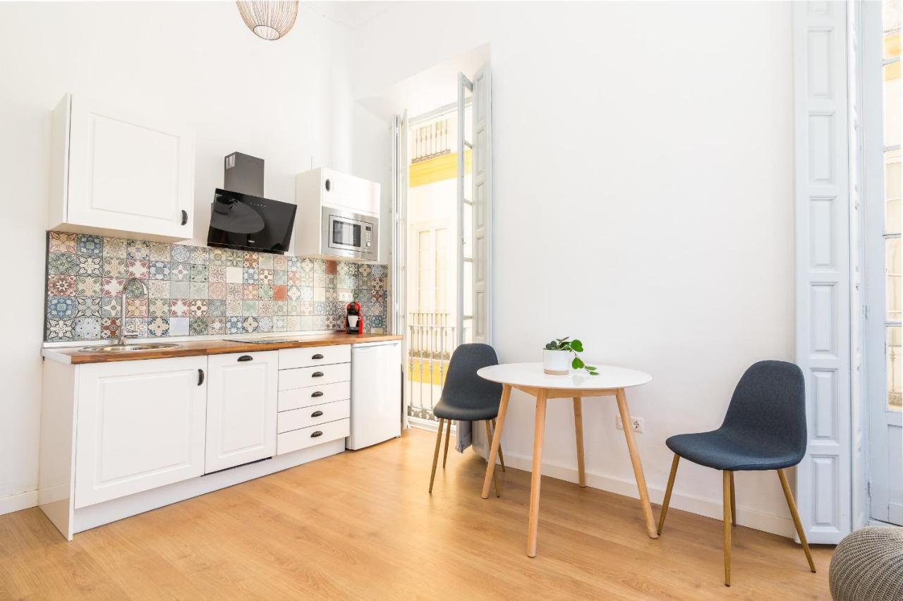 Suite Homes Apartamentos Plaza De La Merced Malaga Bagian luar foto