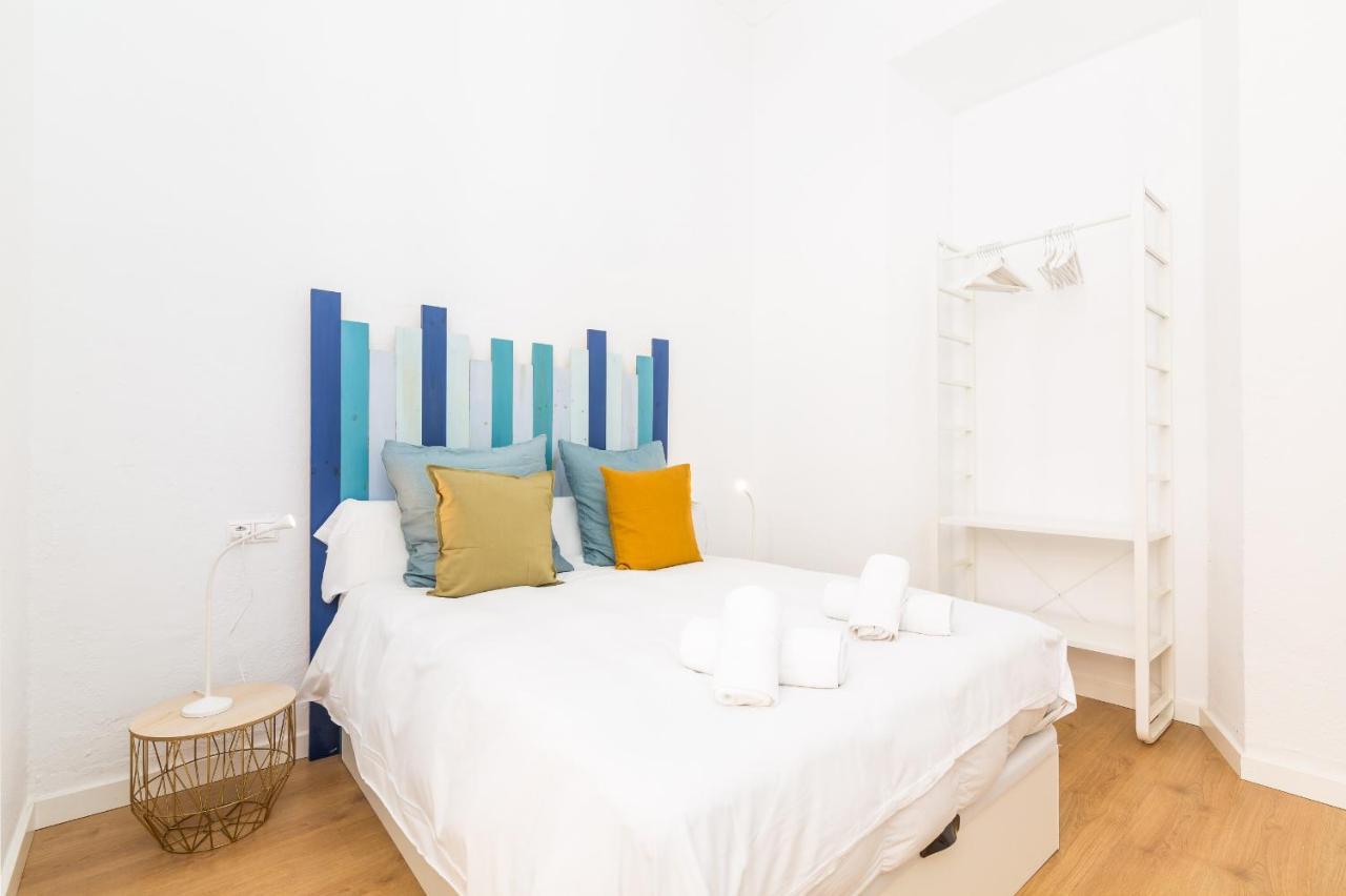 Suite Homes Apartamentos Plaza De La Merced Malaga Bagian luar foto