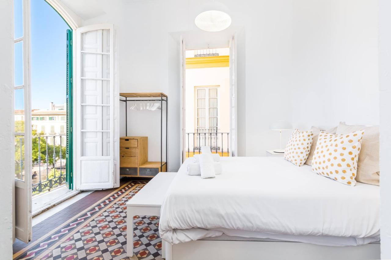 Suite Homes Apartamentos Plaza De La Merced Malaga Bagian luar foto